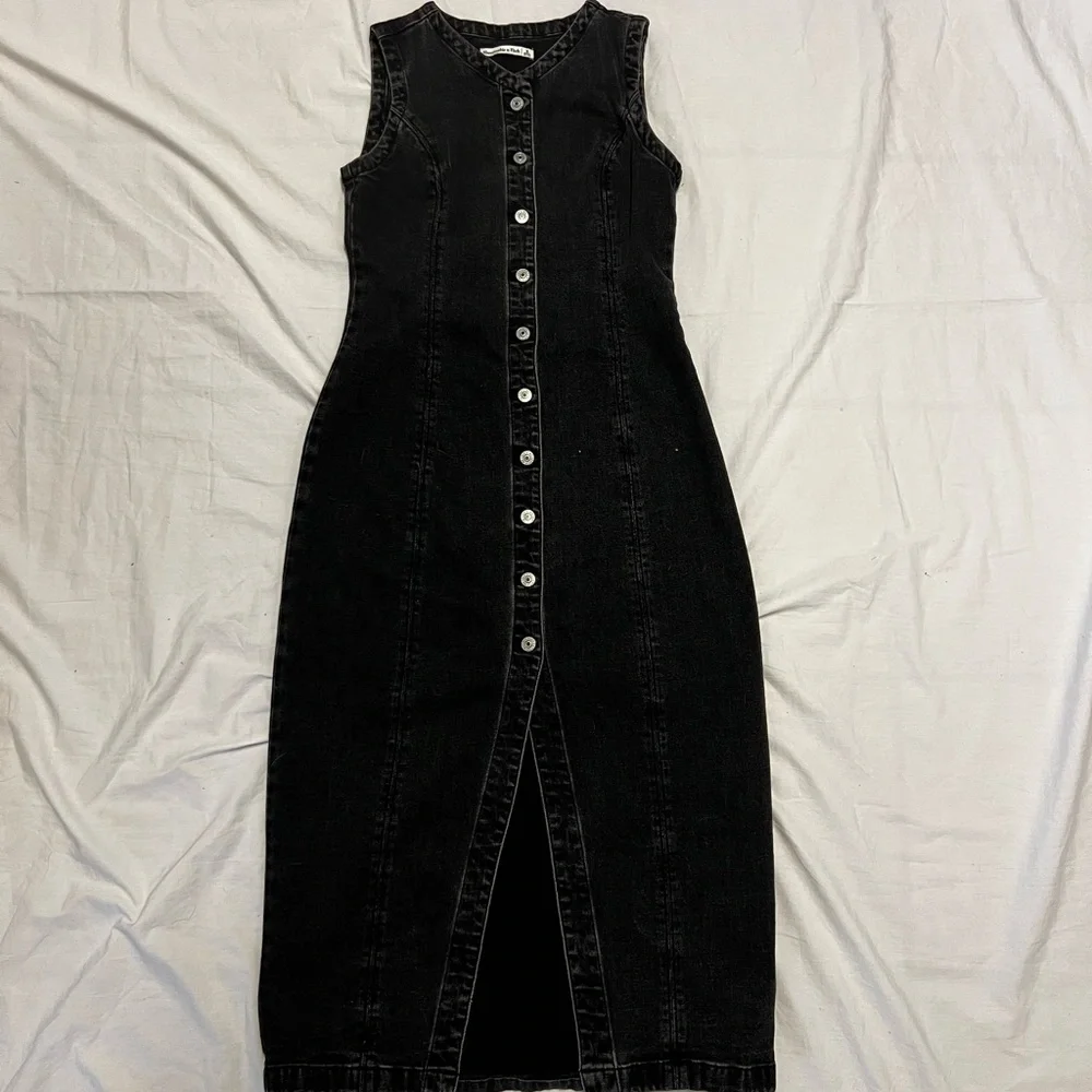 Abercrombie and finch Black Denim Button-Down Dress - Picture 2 of 7